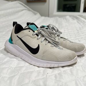 Nike Flex Experience Run 12 Sneaker, size 8